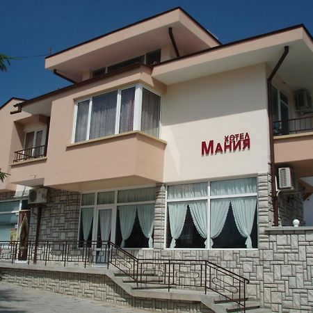 Mania Guest House คาโลเฟอร์ ภายนอก รูปภาพ