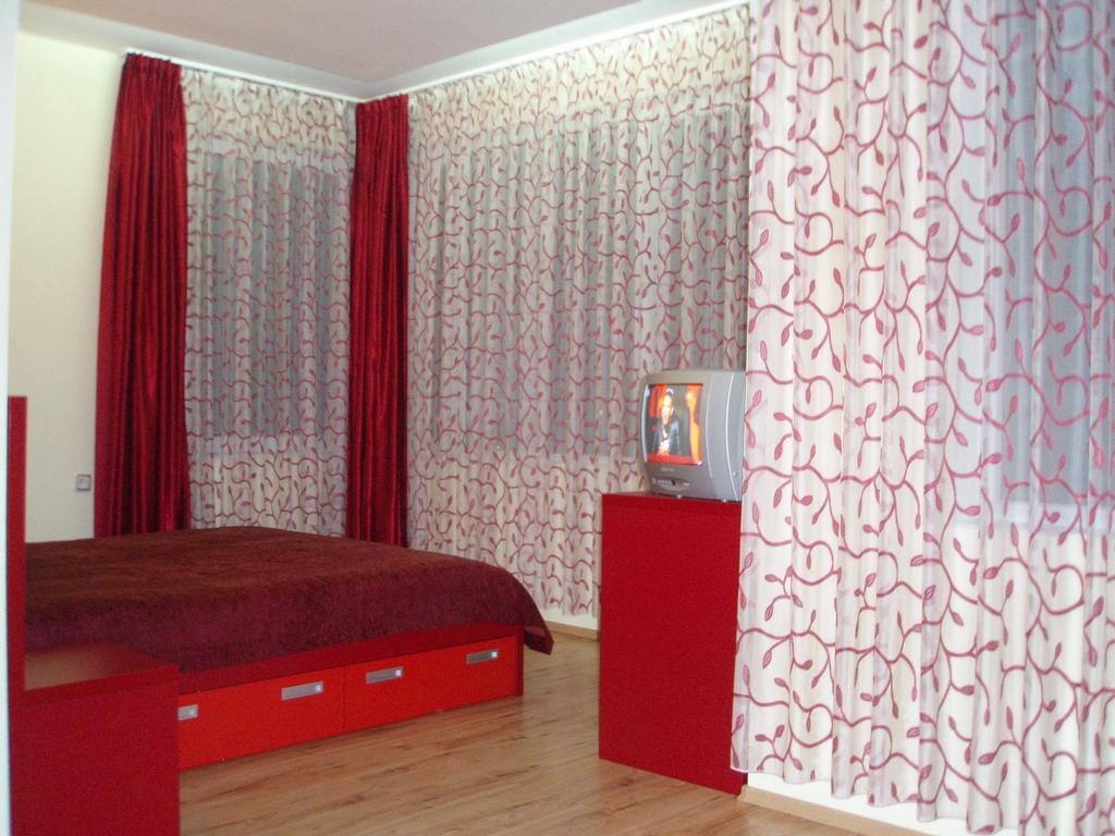 Mania Guest House คาโลเฟอร์ ห้อง รูปภาพ