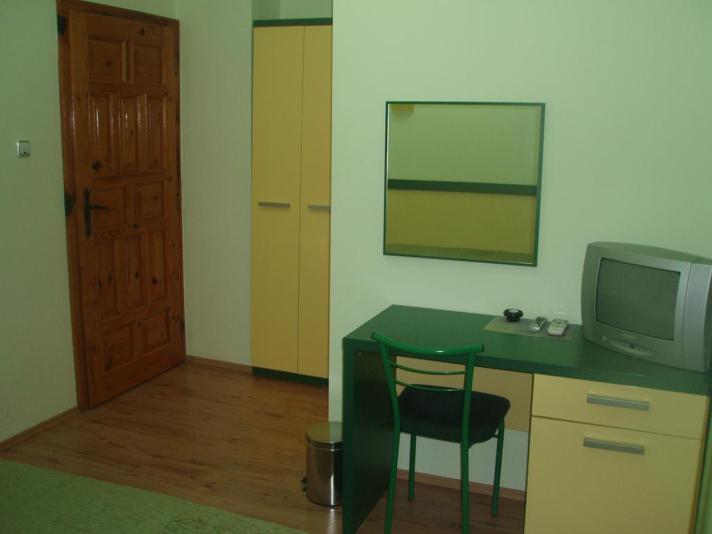 Mania Guest House คาโลเฟอร์ ห้อง รูปภาพ