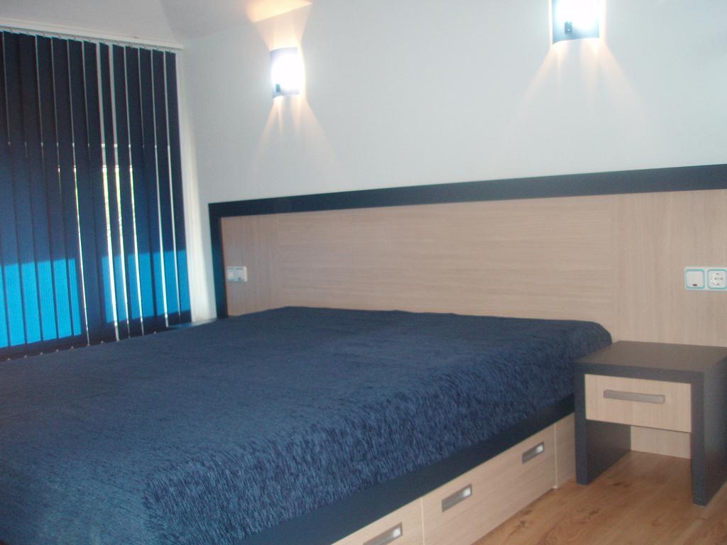 Mania Guest House คาโลเฟอร์ ห้อง รูปภาพ